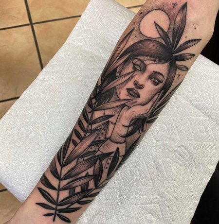 Tattoos - Woman - 142444